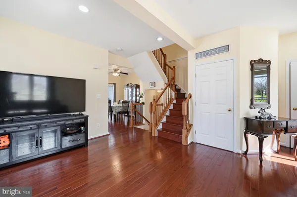 $585,000 | 15113 Gaffney Circle, Gainesville, VA 20155