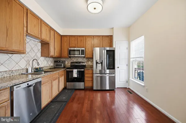 $585,000 | 15113 Gaffney Circle, Gainesville, VA 20155