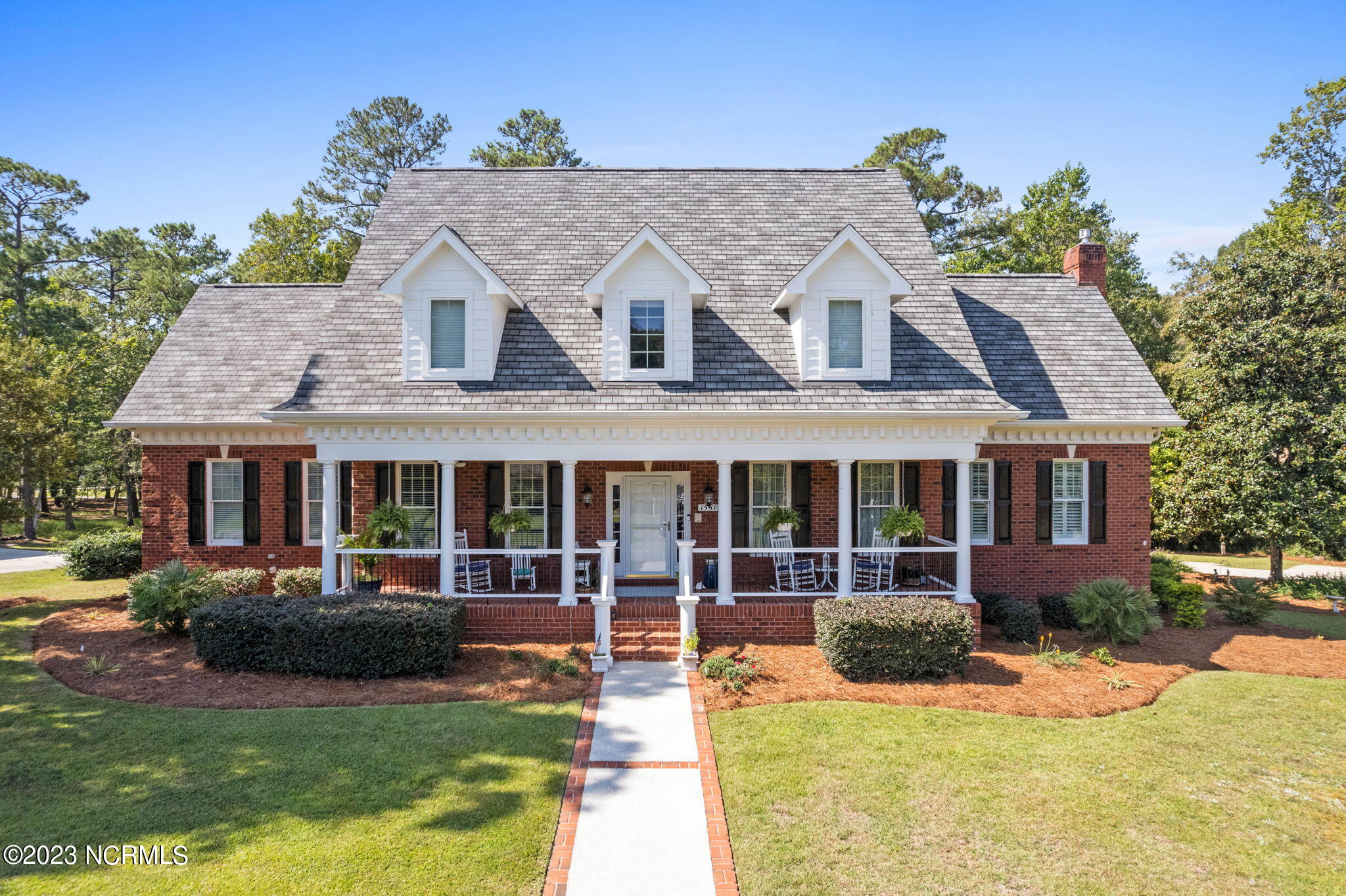 Theres no place like home! And this home will give you all the feels!