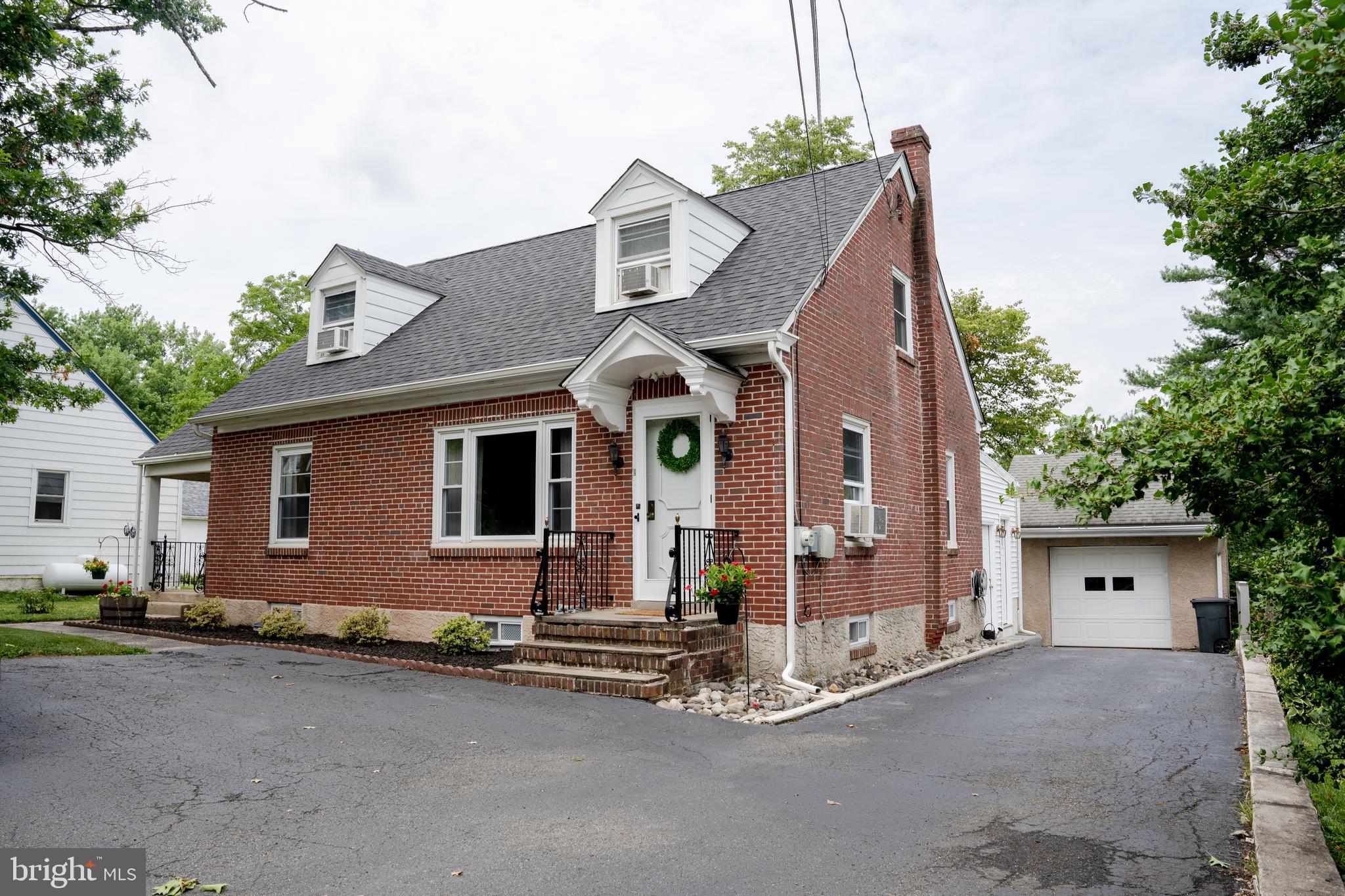 371 North Pleasantview Road Pottstown, PA 19464 - Photo 2 of 39 Gallery Image 2