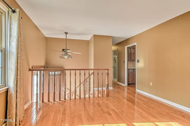 $349,900 | 325 Mayfield Drive, Bristol, TN 37620