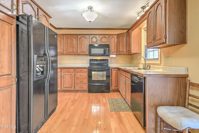 $349,900 | 325 Mayfield Drive, Bristol, TN 37620