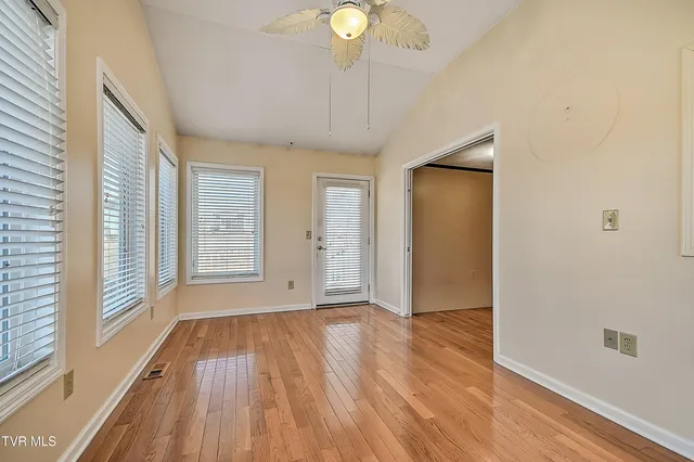 $349,900 | 325 Mayfield Drive, Bristol, TN 37620