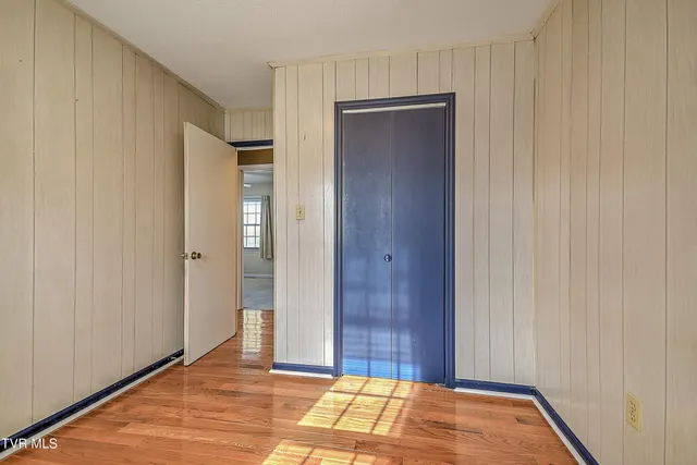 $349,900 | 325 Mayfield Drive, Bristol, TN 37620