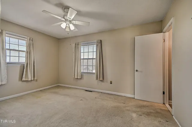 $349,900 | 325 Mayfield Drive, Bristol, TN 37620