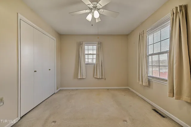 $349,900 | 325 Mayfield Drive, Bristol, TN 37620