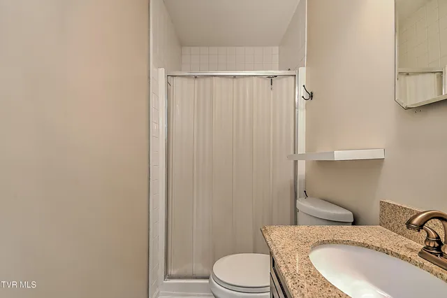 $349,900 | 325 Mayfield Drive, Bristol, TN 37620