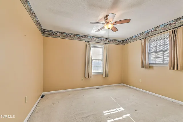 $349,900 | 325 Mayfield Drive, Bristol, TN 37620