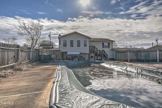 $349,900 | 325 Mayfield Drive, Bristol, TN 37620