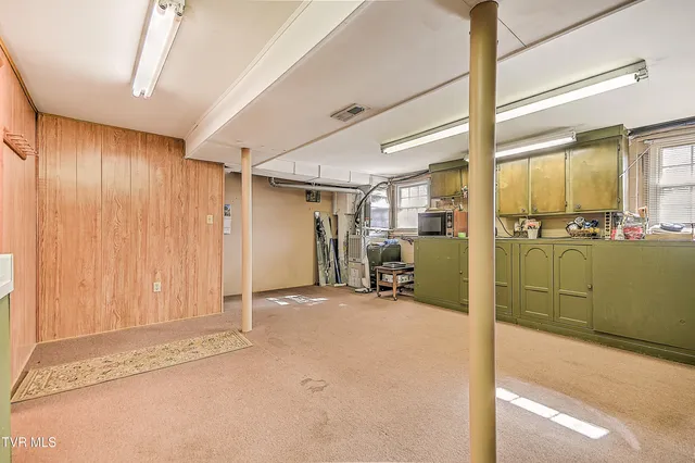 $349,900 | 325 Mayfield Drive, Bristol, TN 37620