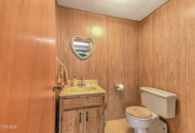 $349,900 | 325 Mayfield Drive, Bristol, TN 37620