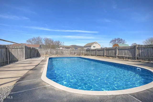 $349,900 | 325 Mayfield Drive, Bristol, TN 37620