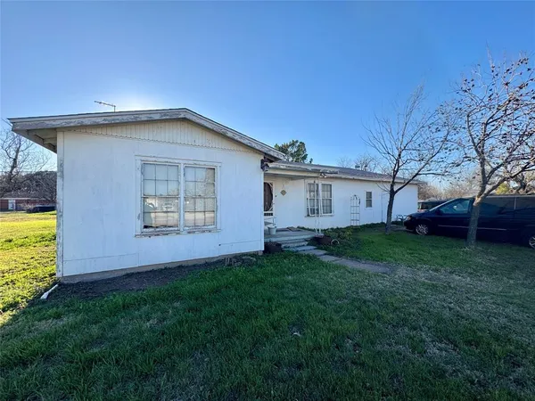 $209,000 | 620 5th Street, Hawley, TX 79525