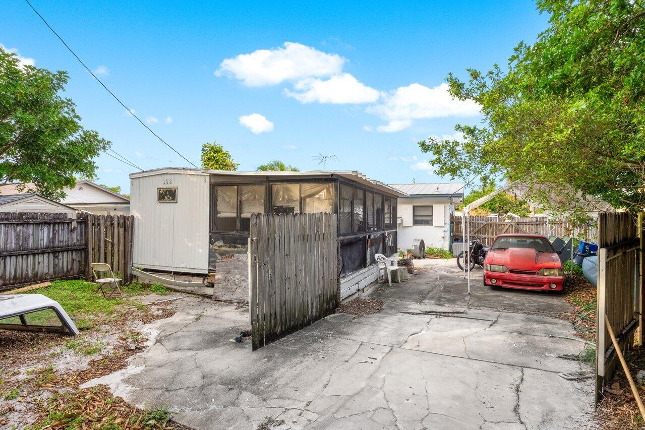 1048 South Ridge Road Lake Worth, FL 33462 - Photo 5 of 5 backyard/detached office