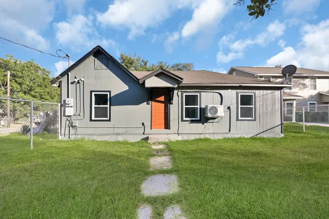 $1,099 | 601 Booker T Washington Street, Conroe, TX 77301