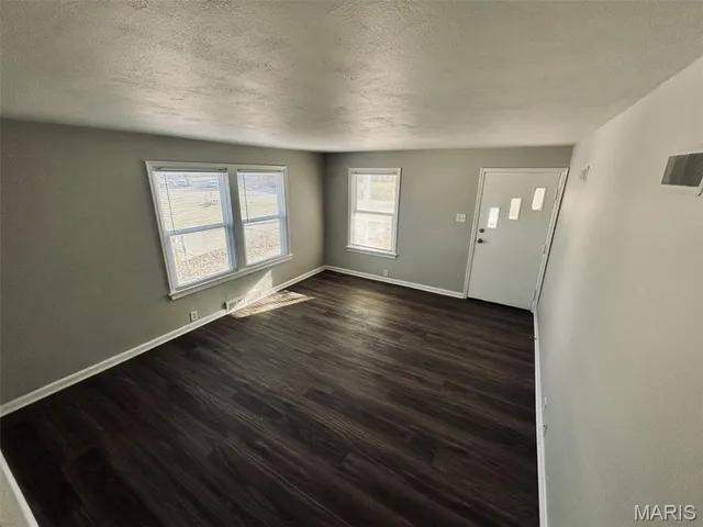 $165,000 | 825 Walters Drive, Ferguson, MO 63135