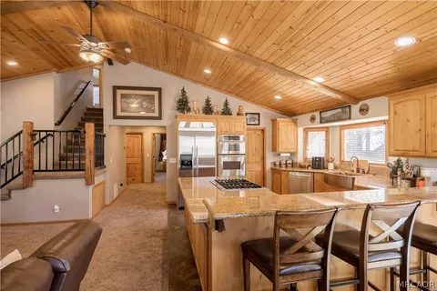 $1,095,000 | 41537 Mockingbird Drive, Big Bear Lake, CA 92315