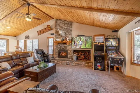 $1,095,000 | 41537 Mockingbird Drive, Big Bear Lake, CA 92315