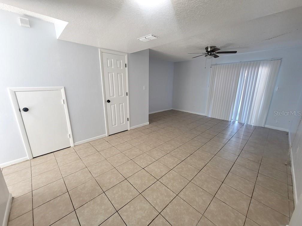 5122 Temple Heights Road, Unit D Tampa, FL 33617 - Photo 3 of 16