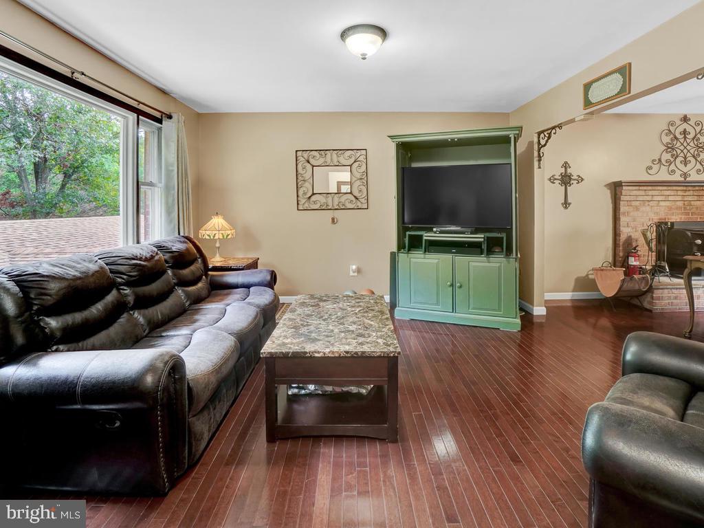 3608 Kemptown Church Road Monrovia, MD 21770 - Photo 9 of 58 Living room with hardwood floors