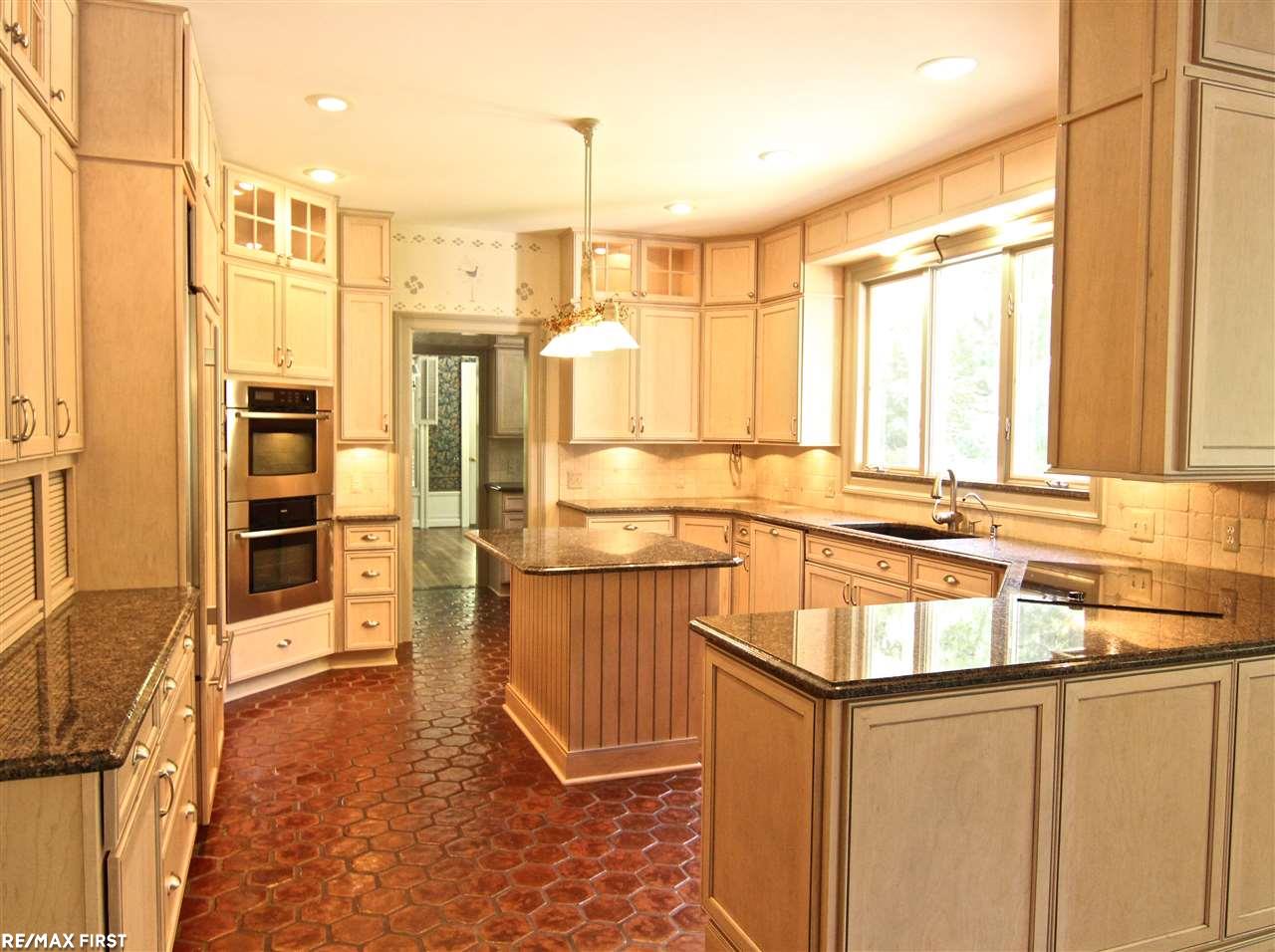5905 Southgate Road Rochester, MI 48306 - Photo 15 of 64