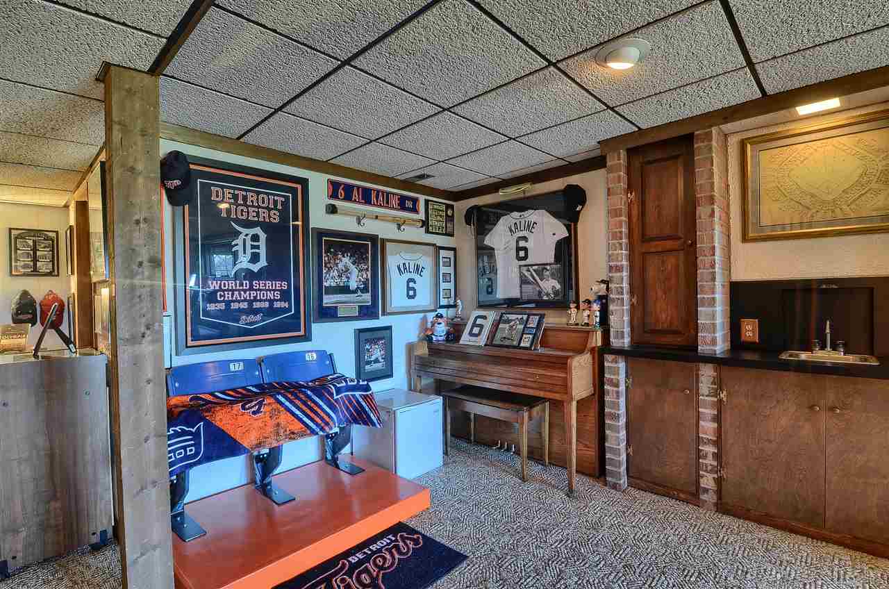 954 Golfview Court Rochester, MI 48307 - Photo 26 of 32 Finished Walkout Basement