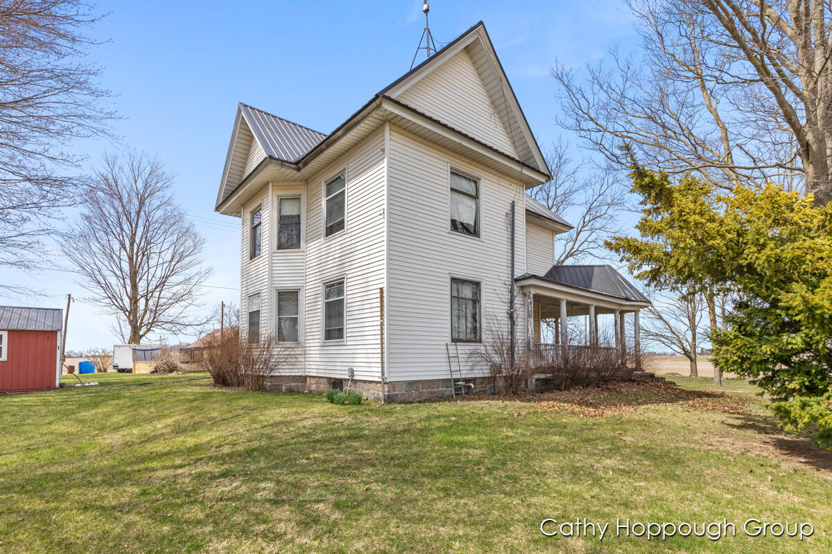 5640 South State Road Ionia, MI 48846 - Photo 3 of 45 IMG_1002