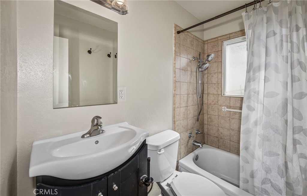 48 North Center Street Redlands, CA 92373 - Photo 14 of 19
