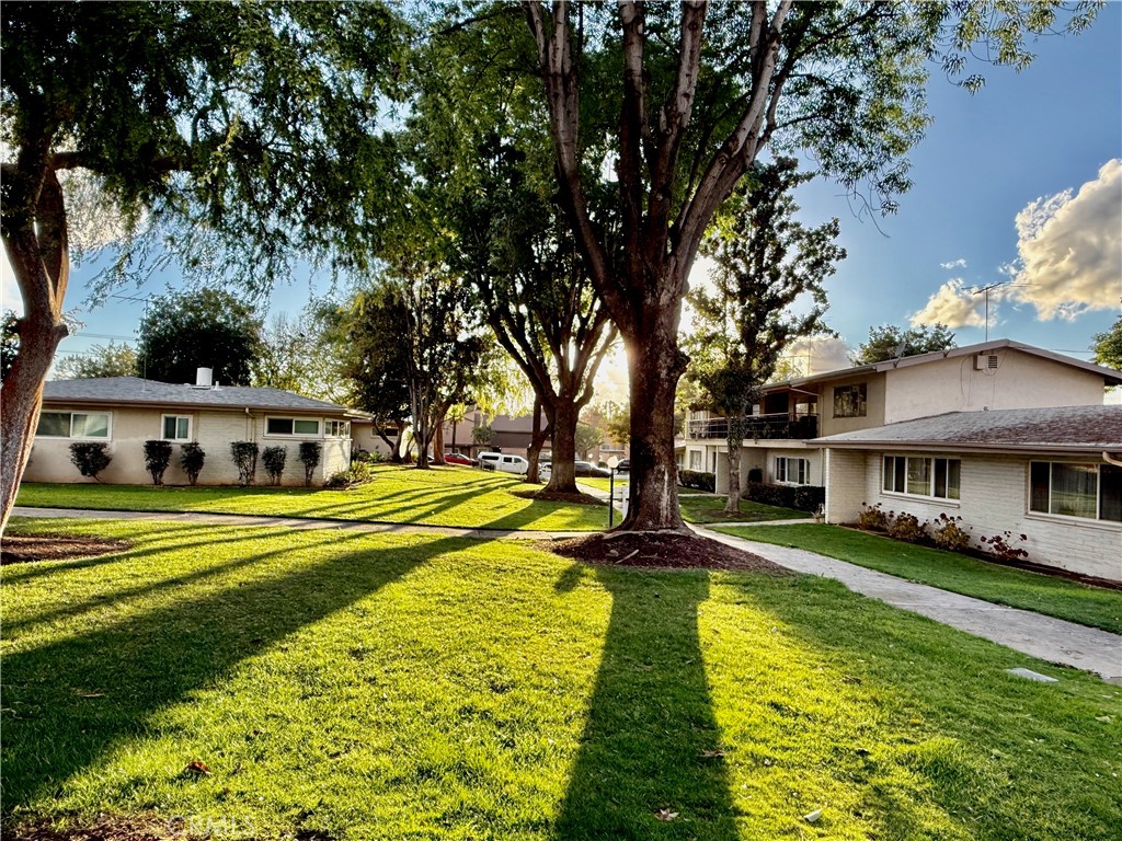 48 North Center Street Redlands, CA 92373 - Photo 18 of 19 BEAUTIFUL GROUNDS WITH SIDEWALKS