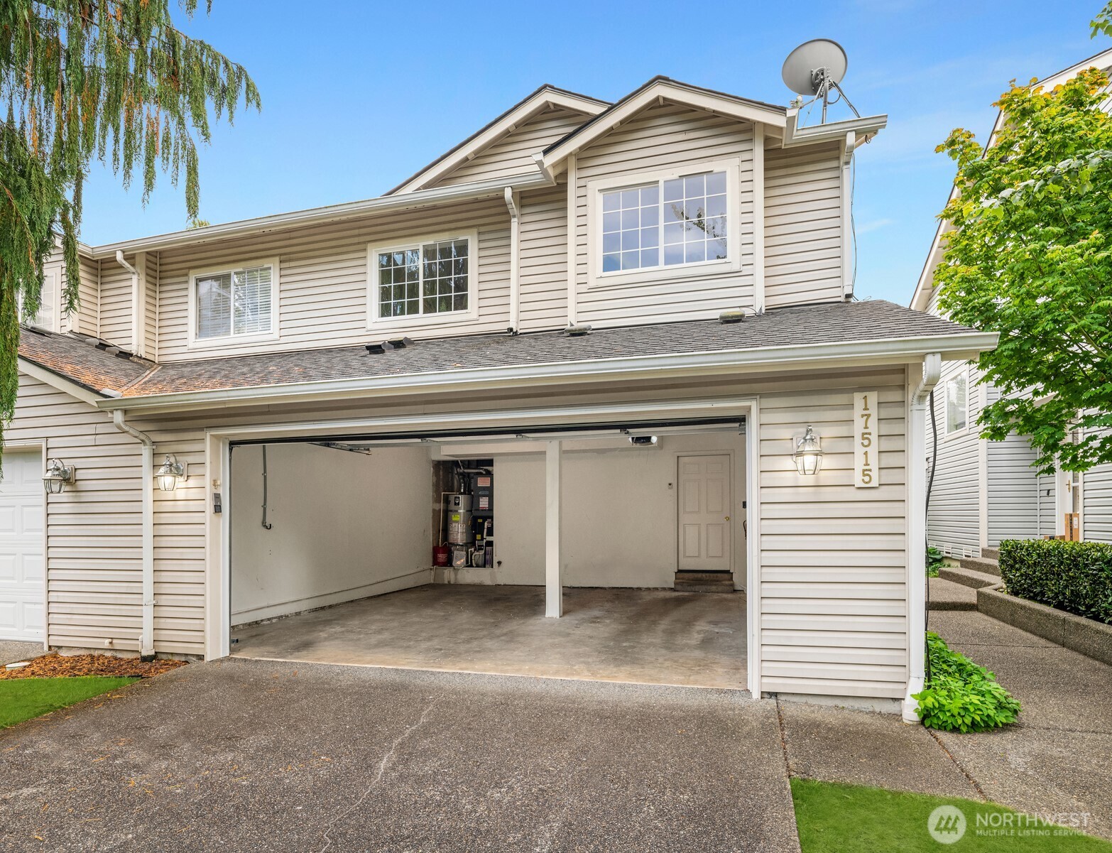 17515 110 Lane Southeast, Unit 27 Renton, WA 98055 - Photo 3 of 35 Gallery Image 3
