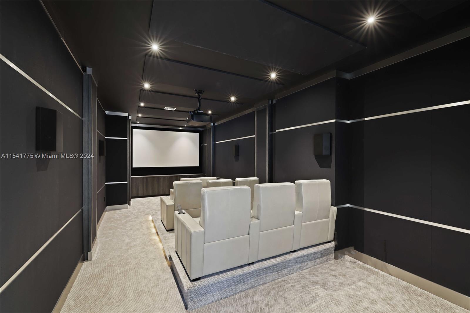 7153 Valencia Drive Boca Raton, FL 33433 - Photo 16 of 80 a living room with furniture