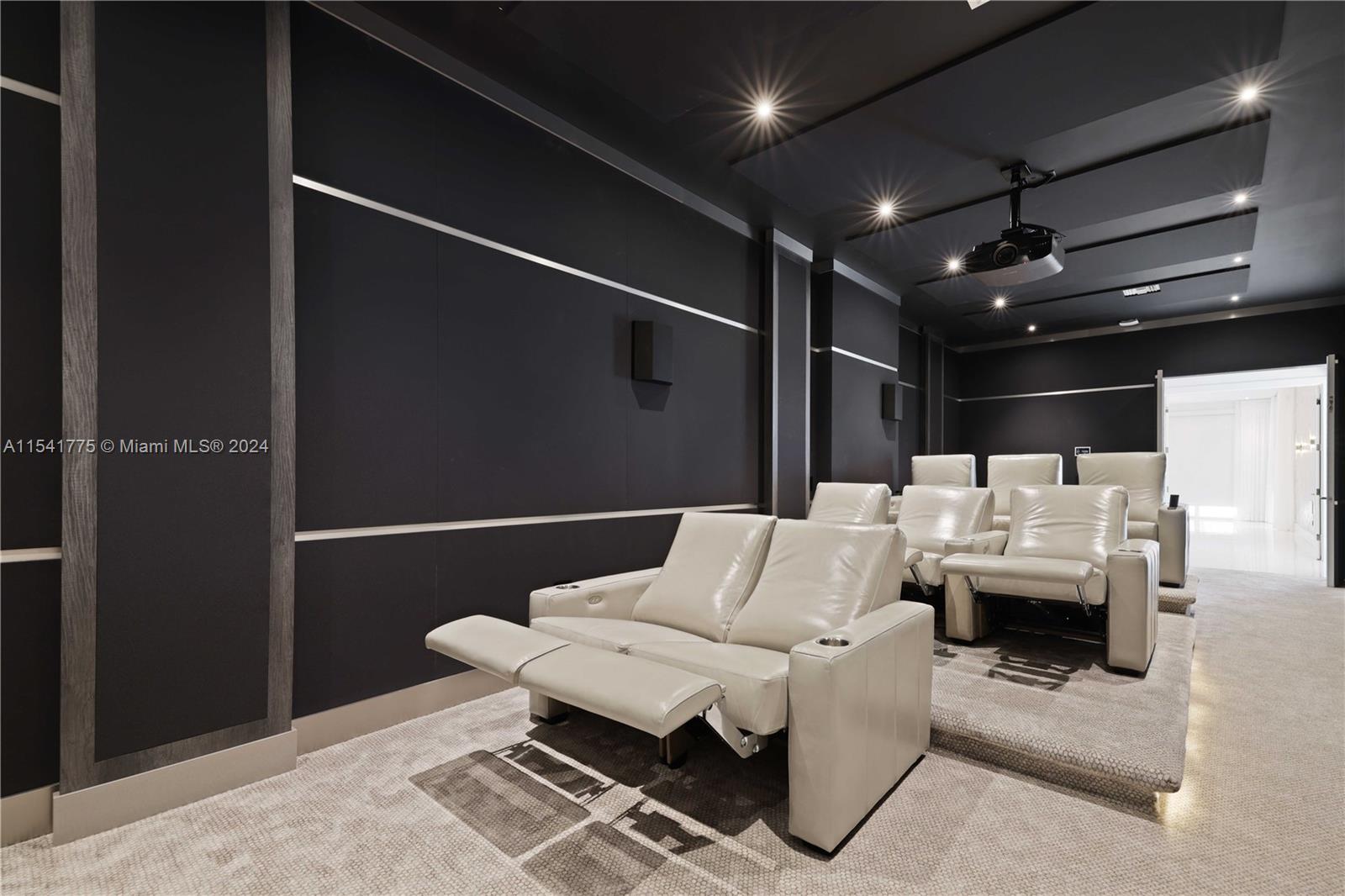 7153 Valencia Drive Boca Raton, FL 33433 - Photo 17 of 80