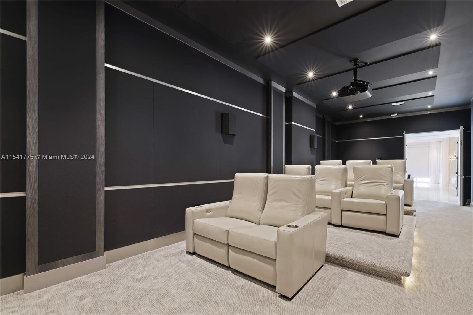 7153 Valencia Drive Boca Raton, FL 33433 - Photo 18 of 80 a living room with furniture