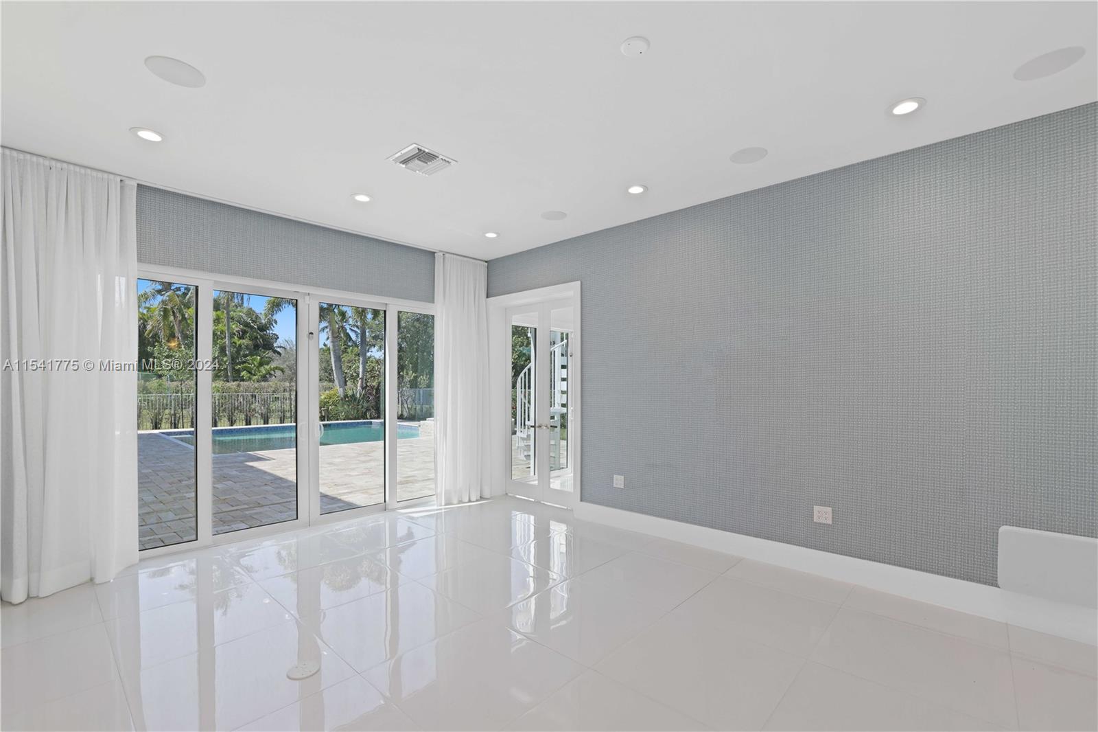 7153 Valencia Drive Boca Raton, FL 33433 - Photo 31 of 80