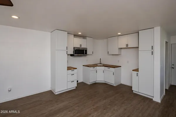 a picture of a city with lots of residential buildings