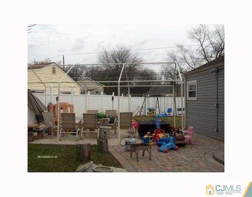 35 Windsor Road Edison, NJ 08817 - Photo 9 of 10 a view of a patio