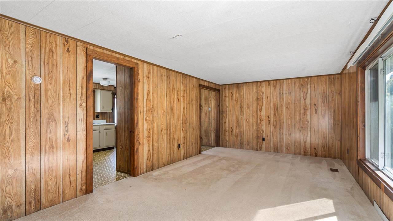 546 North Rusch Road Traverse City, MI 49696 - Photo 6 of 34 1894033-5.JPG