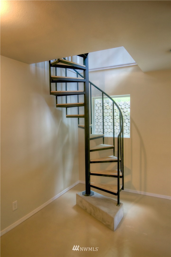 5541 Rehklau Road Southeast Olympia, WA 98513 - Photo 12 of 25 Gallery Image 12