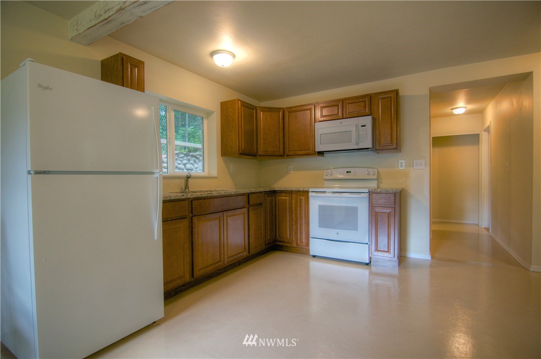 5541 Rehklau Road Southeast Olympia, WA 98513 - Photo 7 of 25 Gallery Image 7