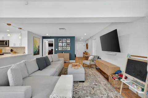 $685,000 | 3030 Southwest 23rd Street, Fort Lauderdale, FL 33312