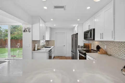 $685,000 | 3030 Southwest 23rd Street, Fort Lauderdale, FL 33312