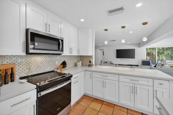 $705,000 | 3030 Southwest 23rd Street, Fort Lauderdale, FL 33312