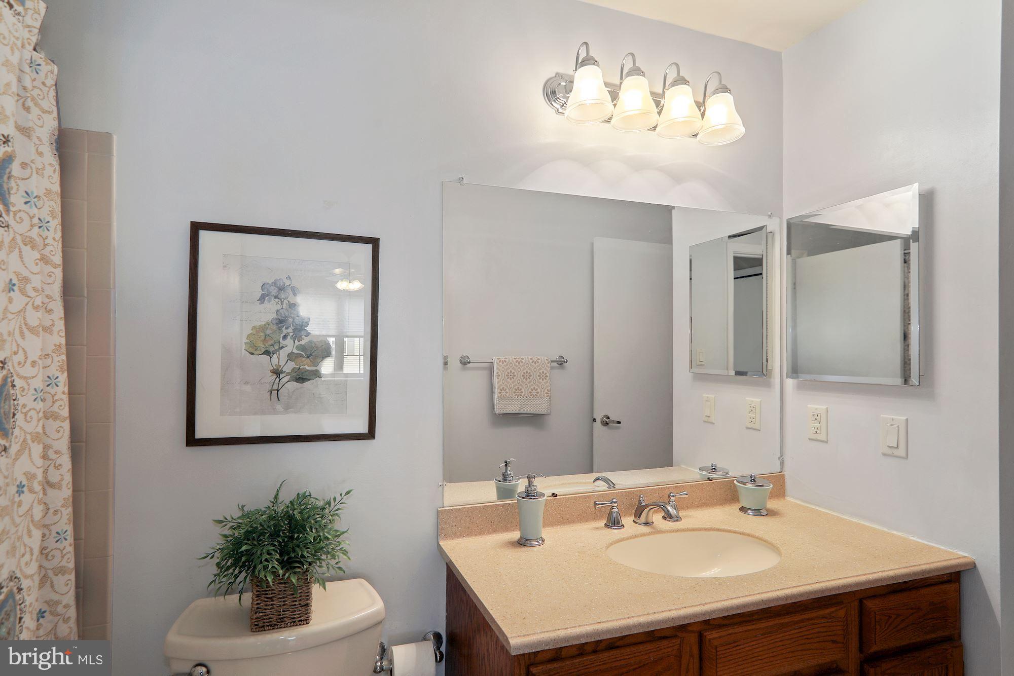 807 Wharton Road Mount Laurel, NJ 08054 - Photo 23 of 29 Full Hall Bath