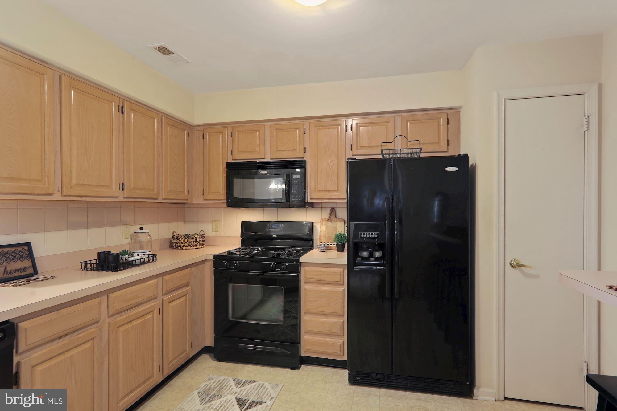 807 Wharton Road Mount Laurel, NJ 08054 - Photo 10 of 29 Kitchen