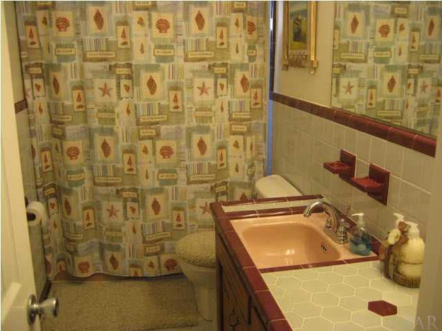 6357 Shady Lane Milton, FL 32570 - Photo 14 of 21 Hall Bath