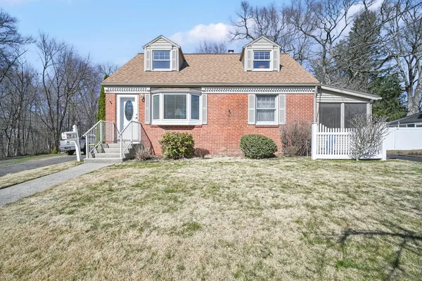 $340,000 | 158 Homestead Boulevard, Longmeadow, MA 01106