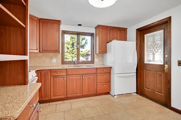 $340,000 | 158 Homestead Boulevard, Longmeadow, MA 01106