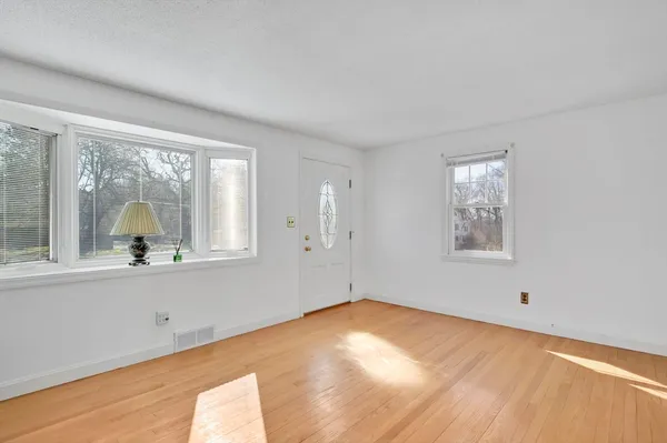 $340,000 | 158 Homestead Boulevard, Longmeadow, MA 01106