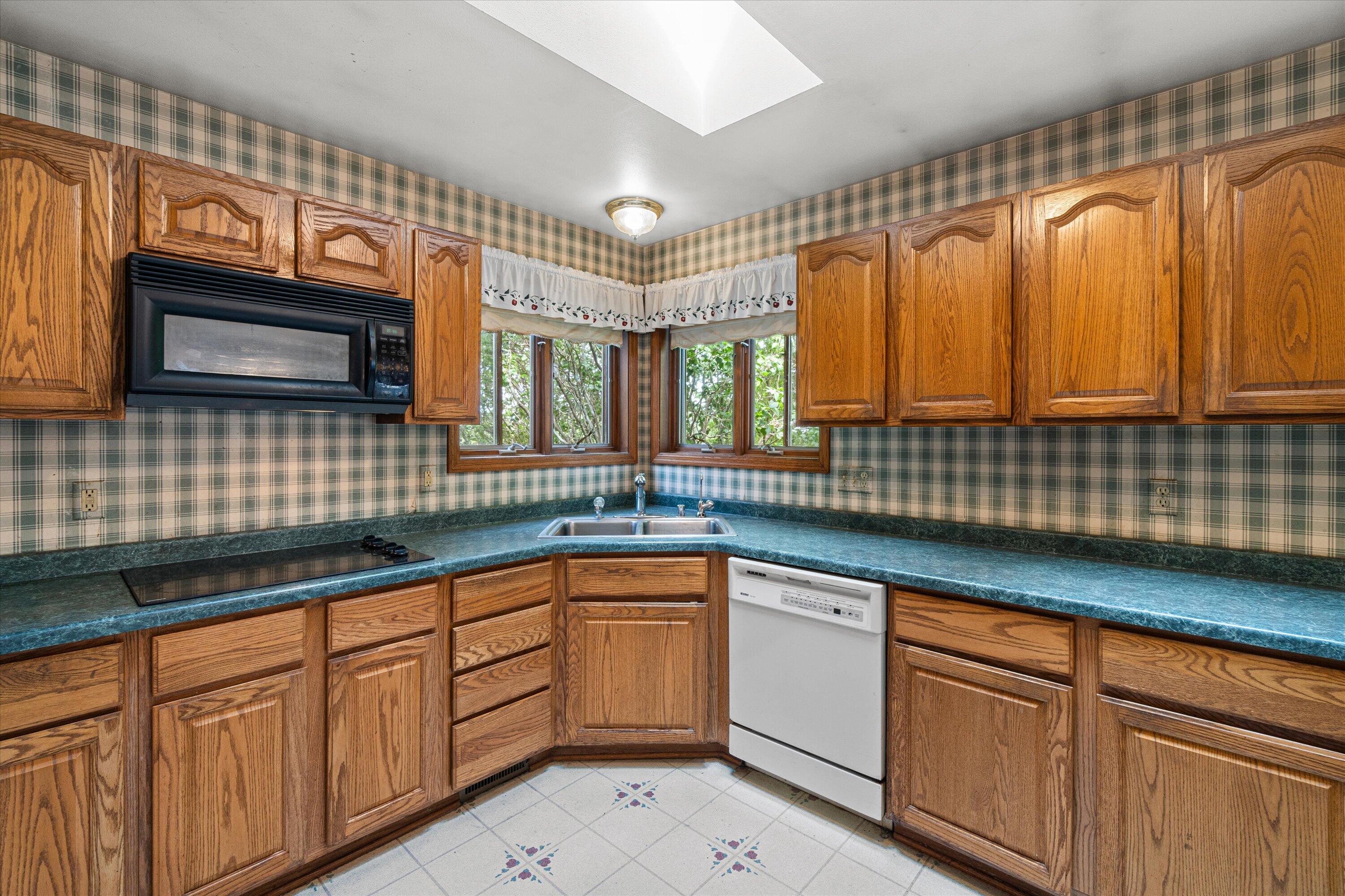 22302 Church Road Dover, WI 53139 - Photo 13 of 80 Kitchen