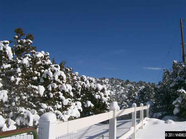 1725 Empire Road Reno, NV 89521 - Photo 5 of 9 a view of a city